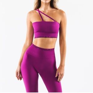 Alphalete sports bra